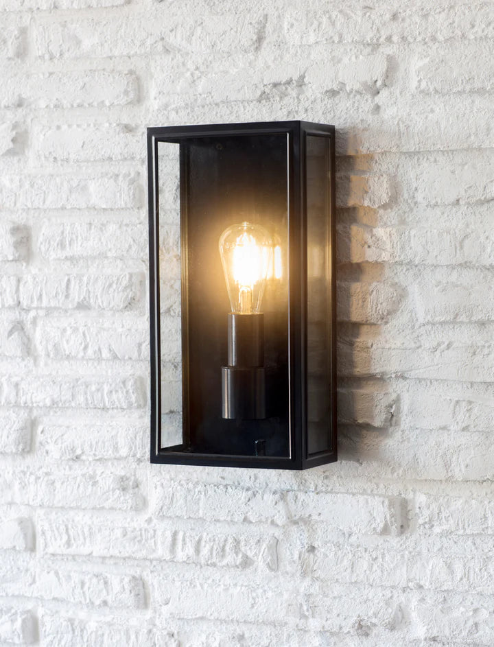 Belgrave Outdoor Lantern Tall Carbon – Lanterne extérieure moderne pour jardin, terrasse et balcon